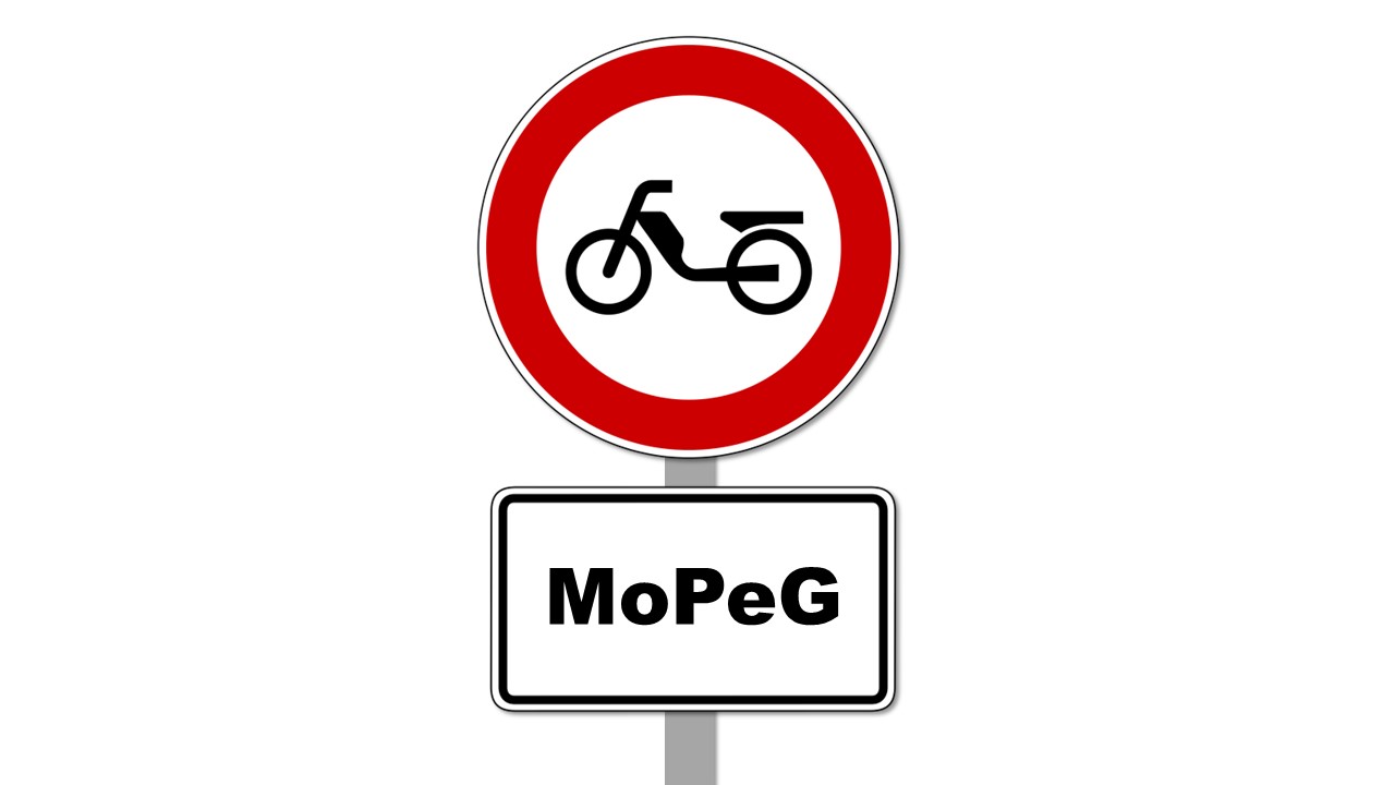 Ein Straßenschild mit einem Moped und dem Zusatzschild "MoPeG"
